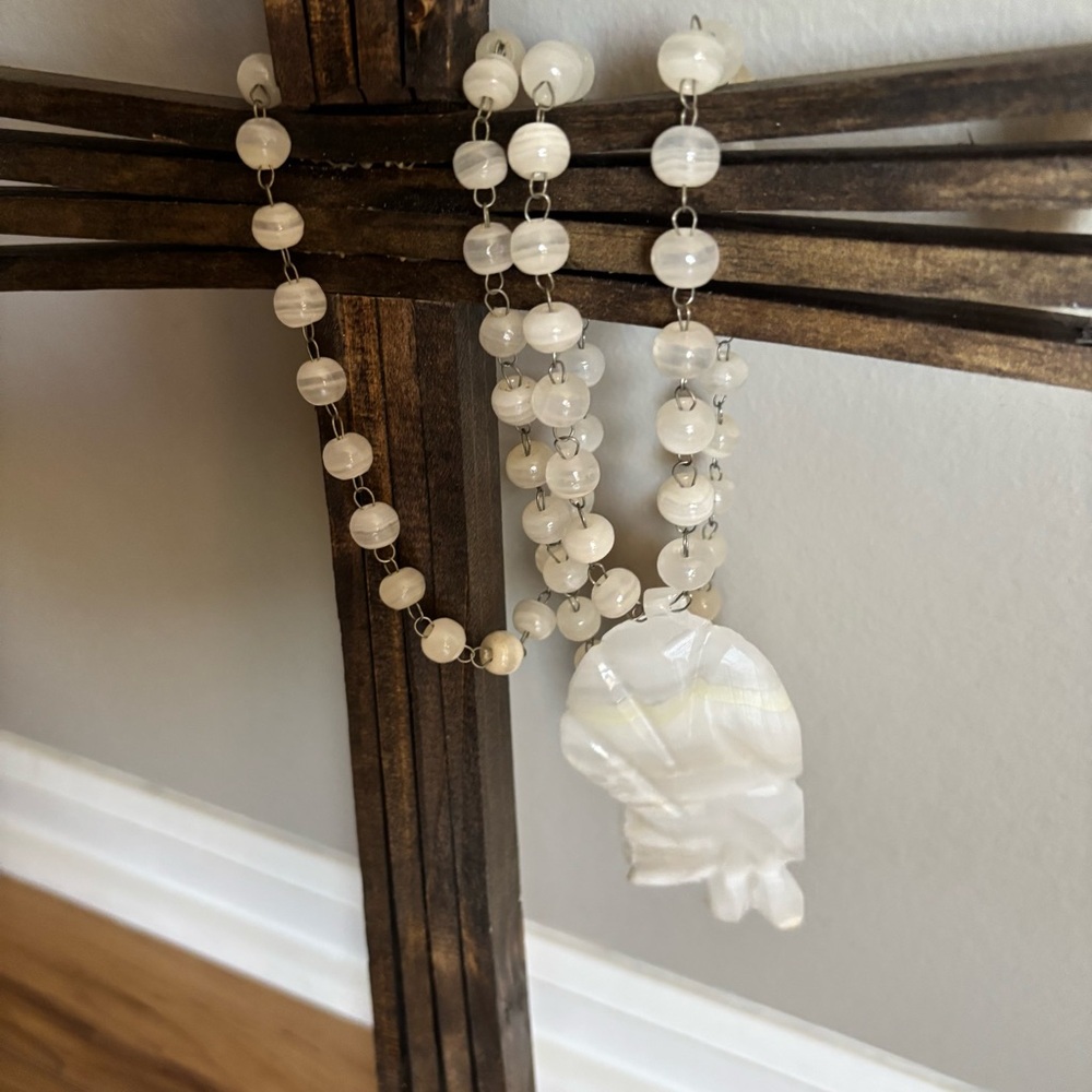 Elegant Jade Beaded Necklace with Jade Pendant.  “Vintage”